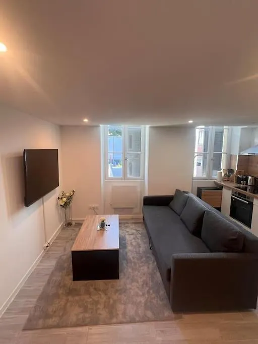 Apartment T2 Neuf Et Moderne Climatiser Avec Netflix Amazon Marseilles