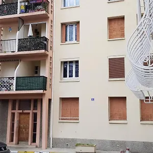 Проживание в семье Jolie Privee 9e, Марсель